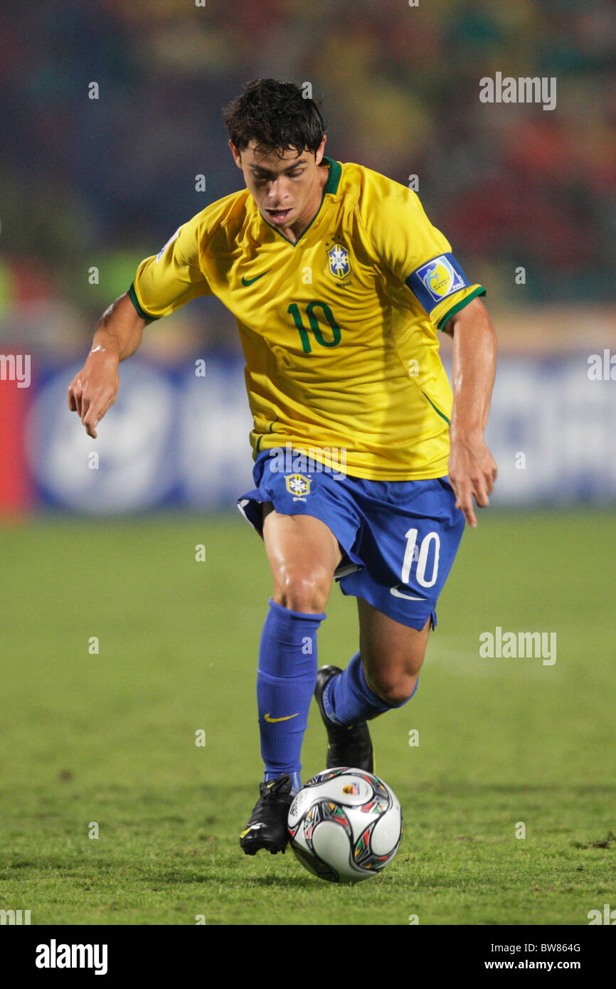 Giuliano del Brasile controlla la sfera durante il FIFA U-20 finale di Coppa del Mondo contro il Ghana Ottobre 16, 2009 Foto Stock