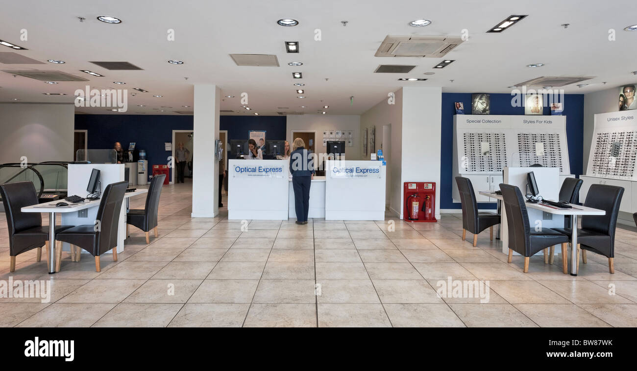 Vendita al dettaglio e sullo sviluppo di Office in Princes Street, Edinburgh. Foto Stock