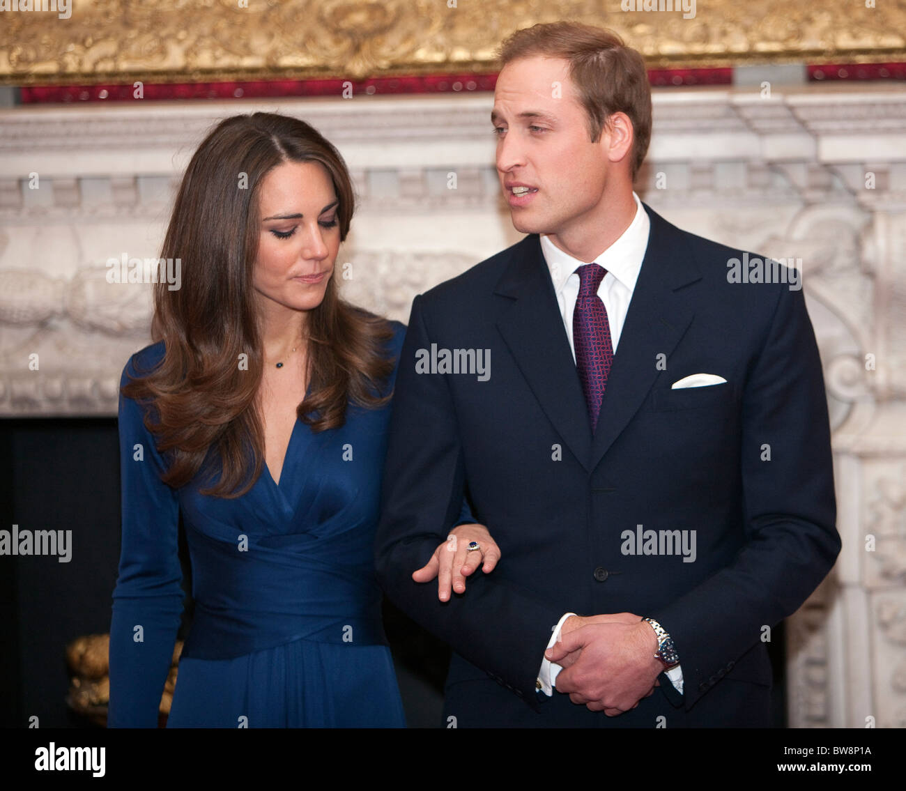 La Gran Bretagna è il principe William annuncia il suo impegno a Kate Middleton in camere di Stato presso il St James Palace a Londra. Foto Stock