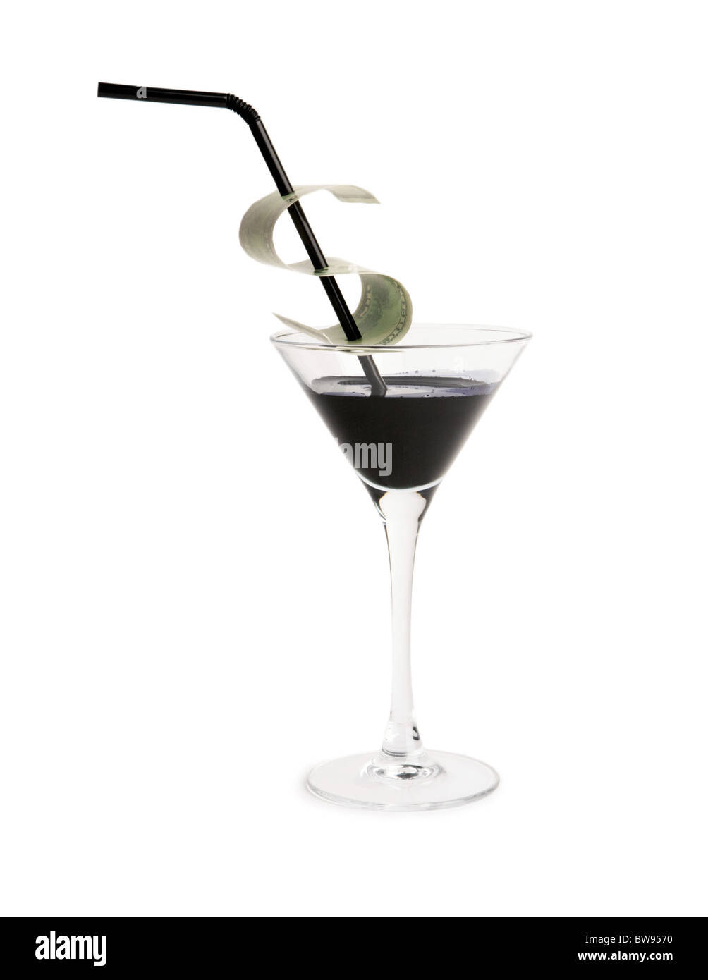 Immagine creativa di martini bicchiere pieno di olio e dollaro banconota sul tubicino Foto Stock