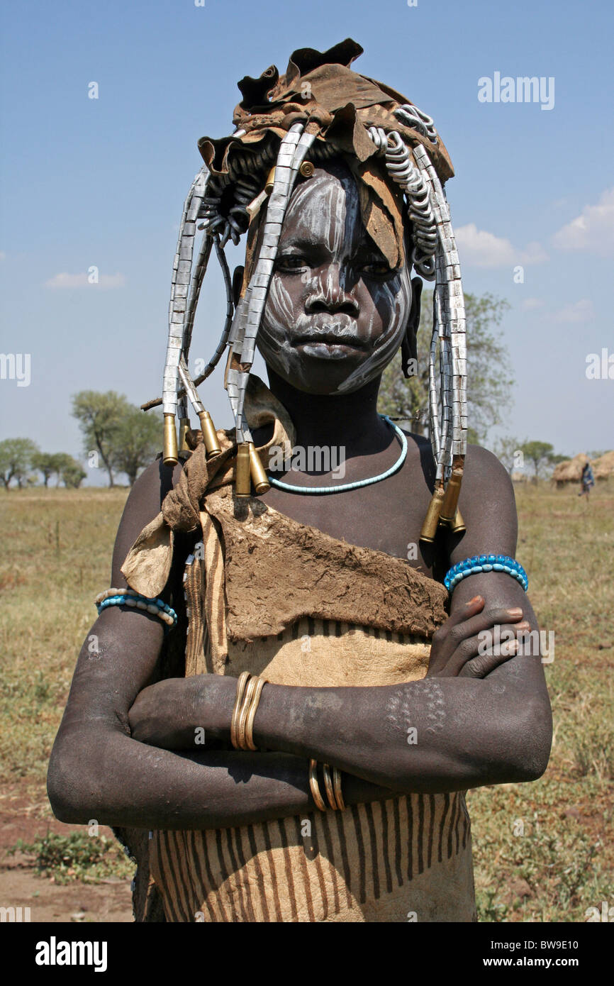 Tribù dei Mursi Donna, Valle dell'Omo, Etiopia Foto Stock