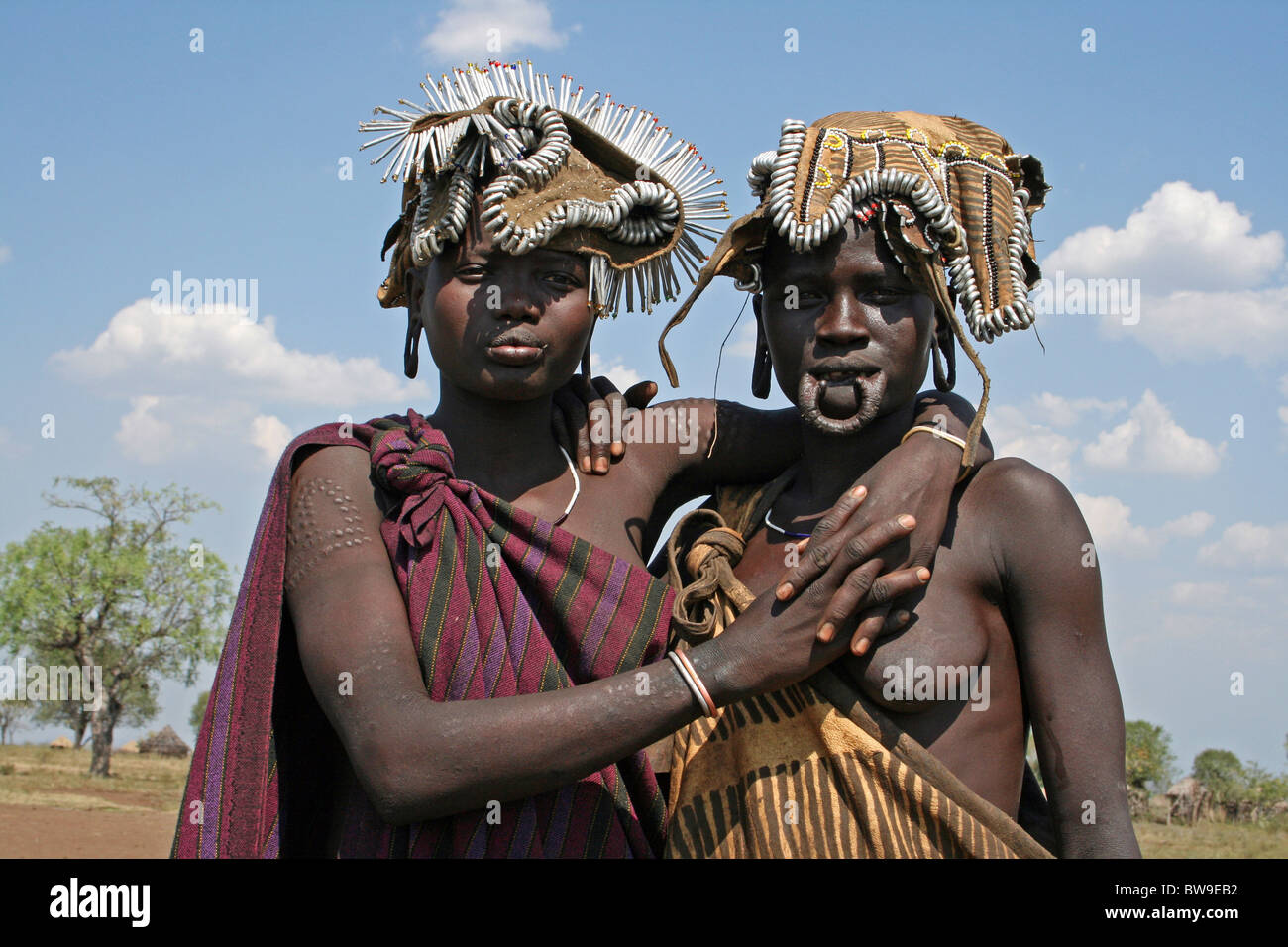 Tribù dei Mursi donne, Valle dell'Omo, Etiopia Foto Stock