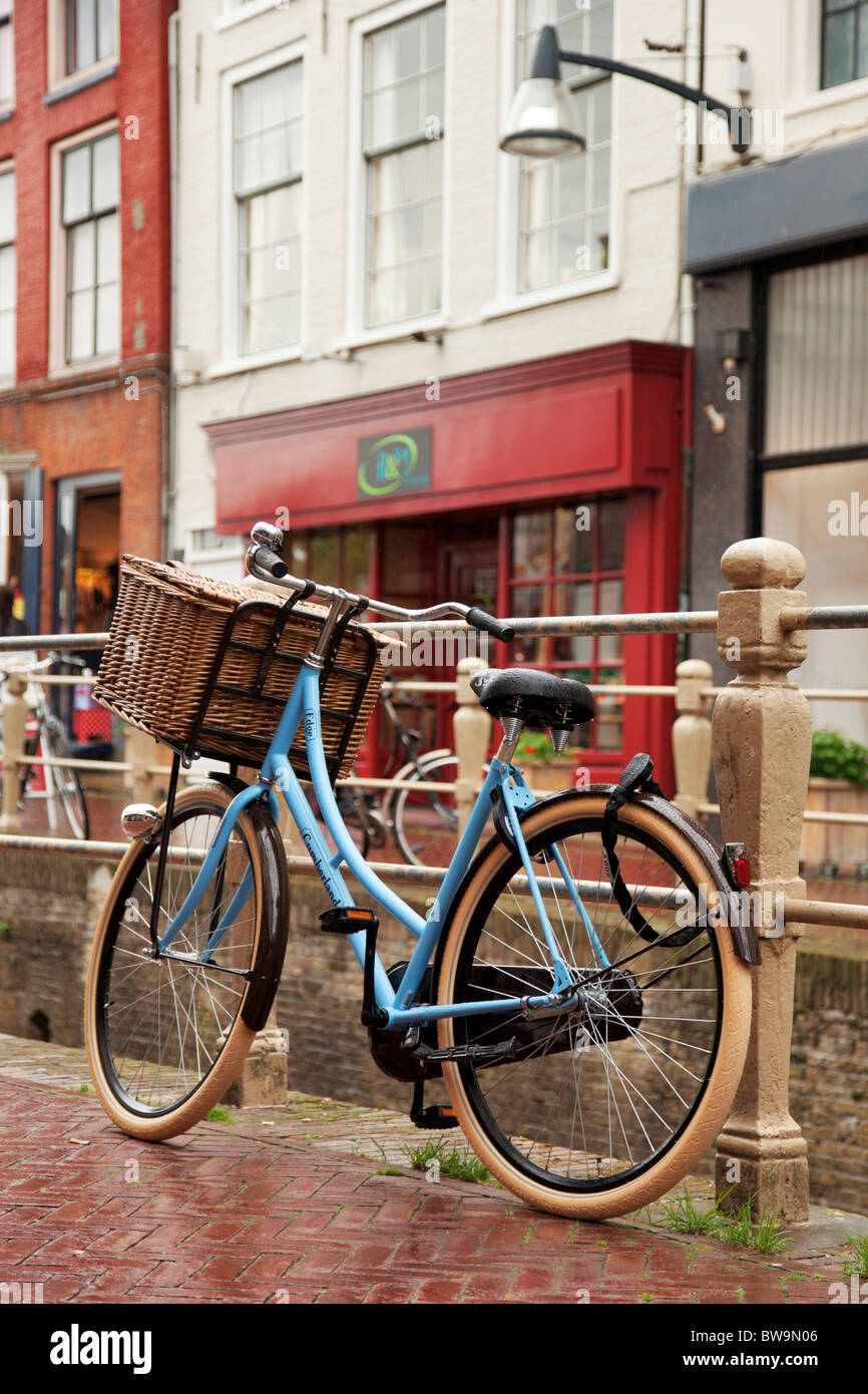 Donna blu bicicletta, Paesi Bassi Foto Stock