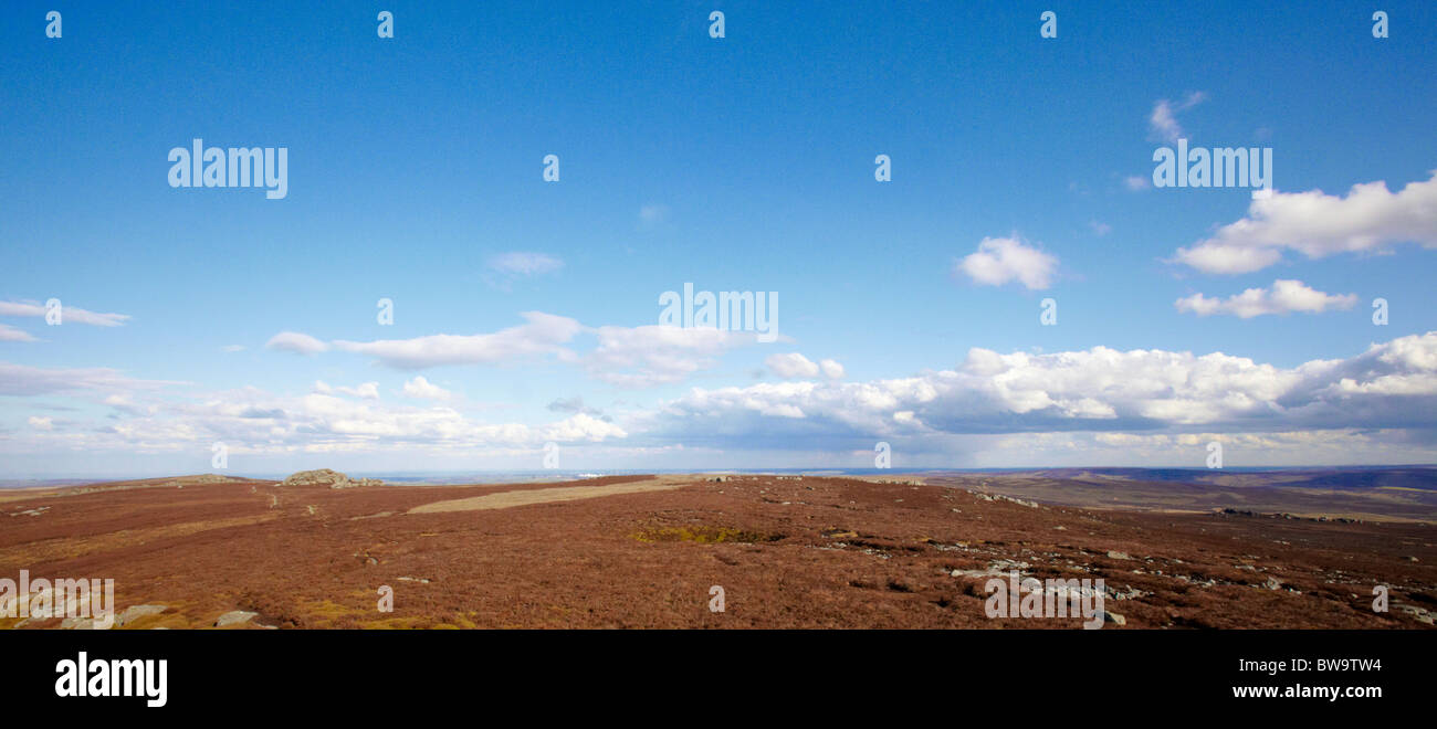 Vista del paesaggio a est da Simon della Seat, Wharfedale, Yorkshire Foto Stock