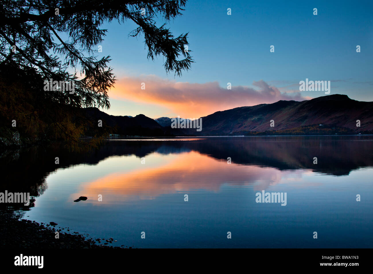 Alba Calfclose Bay, Derwentwater, Lake District inglese, Cumbria Foto Stock