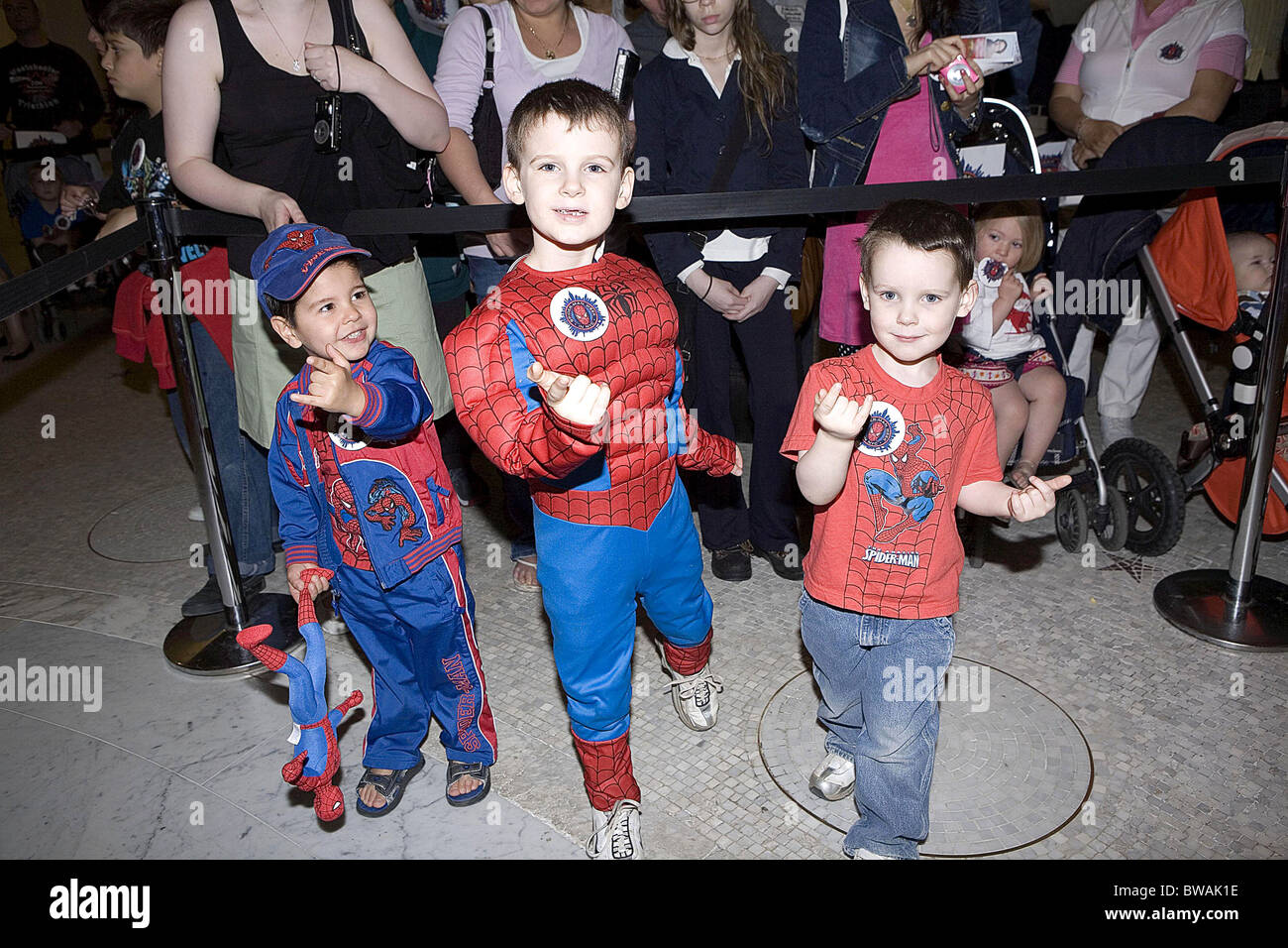 Visitate dai ragazzi Tobey Maguire a mostrare di vivere spider per SPIDER-MAN SETTIMANA Foto Stock