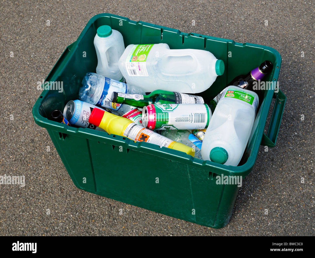 Contenitore per riciclaggio Pronto per raccolta, Londra, Regno Unito. Foto Stock