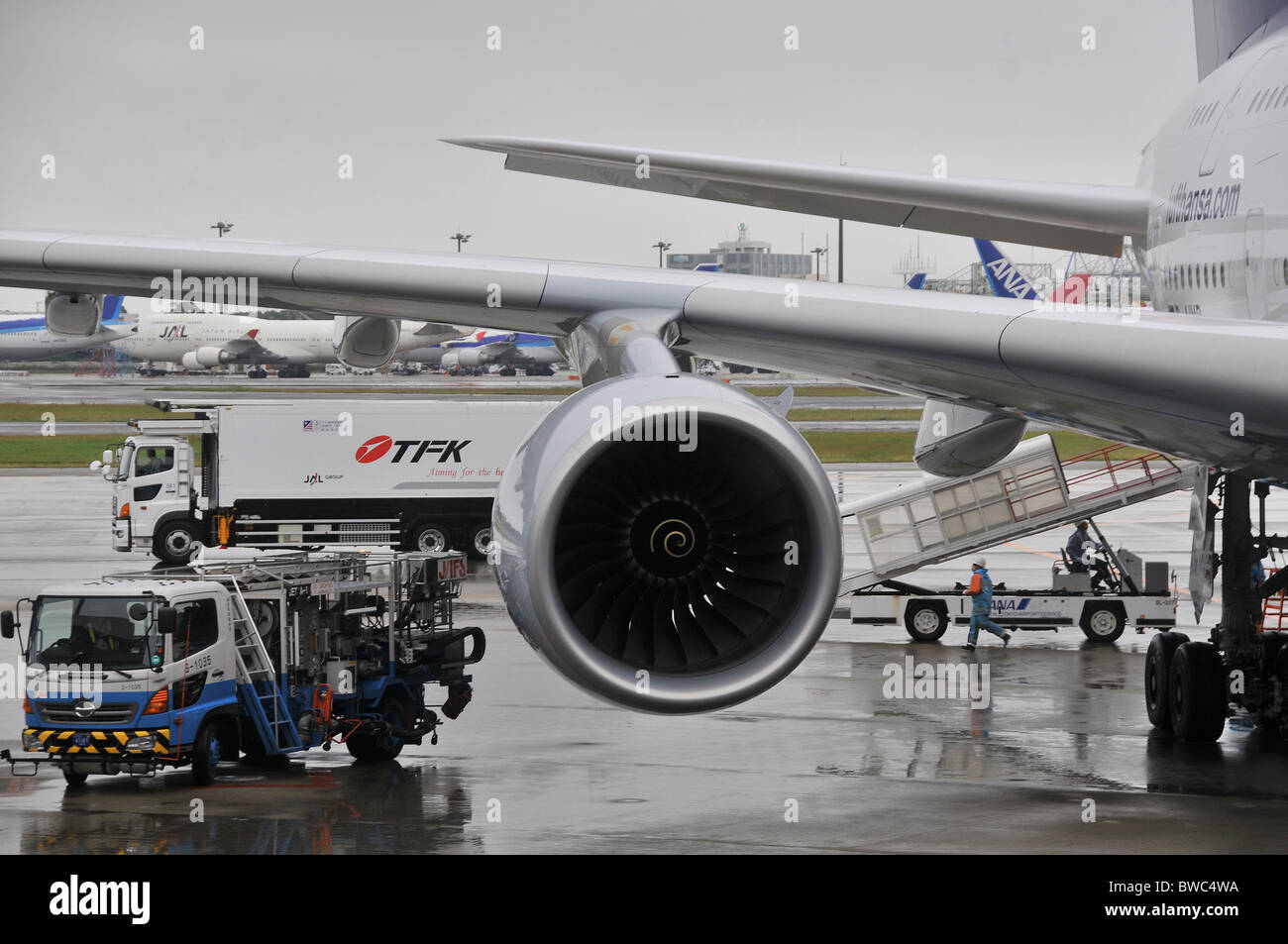 Un Aibus 380, le compagnie aeree Lufthansa, l'aeroporto di Narita, Giappone Foto Stock