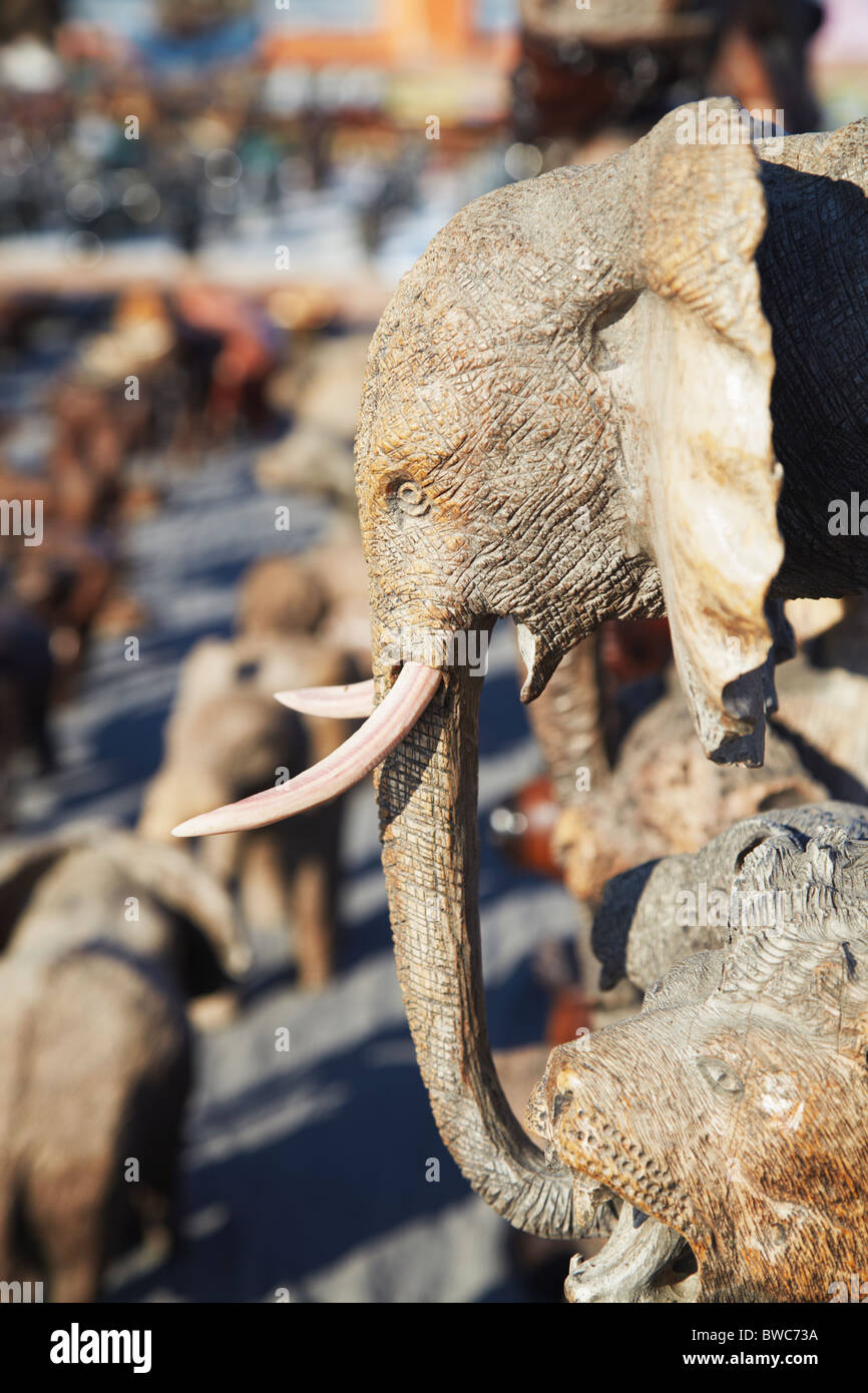 Legno intagliato souvenir animale, Port Elizabeth, Capo orientale, Sud Africa Foto Stock