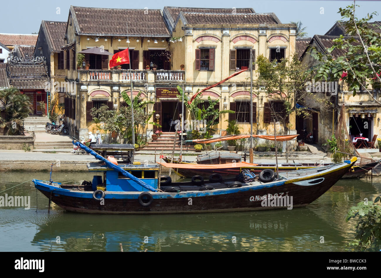 Barca tradizionale in Hoi An Harbour, Vietnam Foto Stock