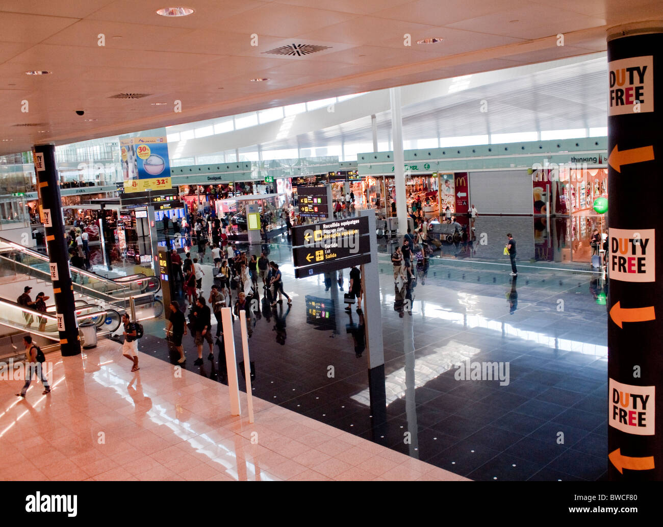 Il nuovo terminale dal 2009 all'Aeroporto di Barcellona o di El Prat Airport Foto Stock