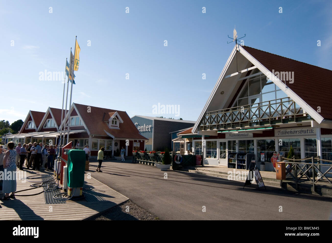 Loftahammar Västervik comune, contea di Kalmar, Svezia strutture marina chandlery ristorante bar piccola cittadina sulla costa baltica Foto Stock