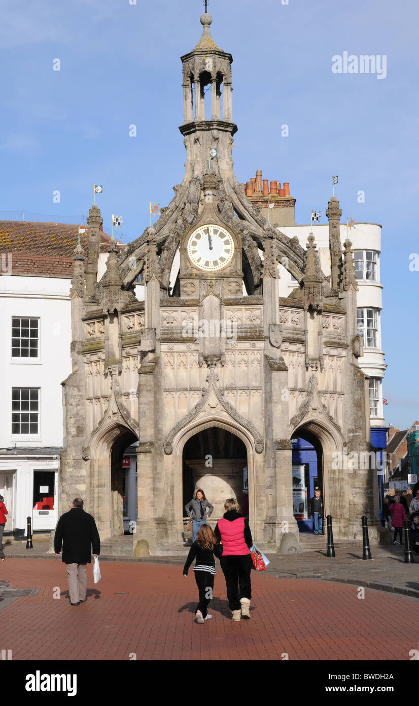 Chichester Croce o croce di mercato sorge dove quattro delle strade principali della città si incontrano. Foto Stock