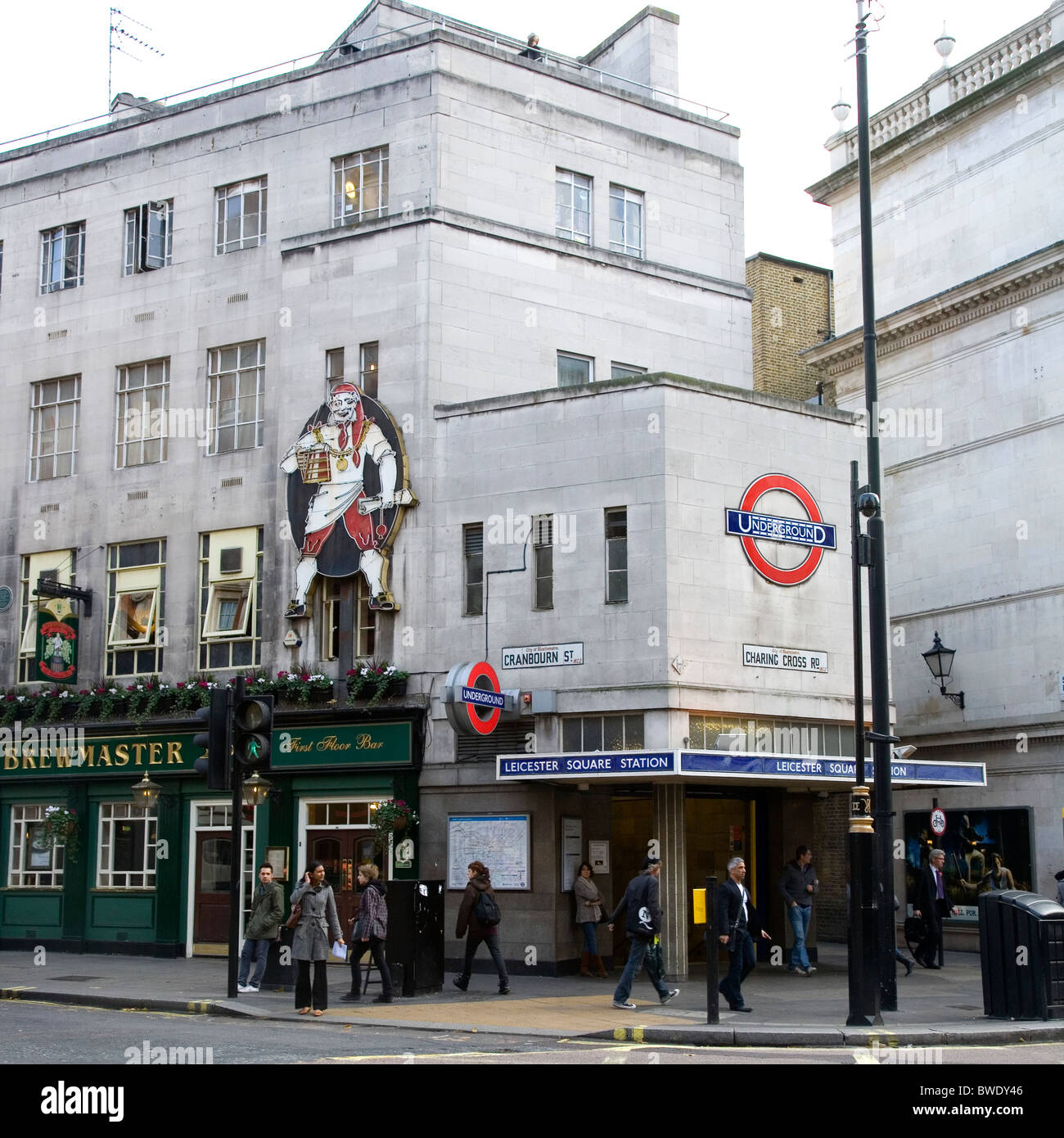 La stazione della metropolitana di Leicester Square Foto Stock