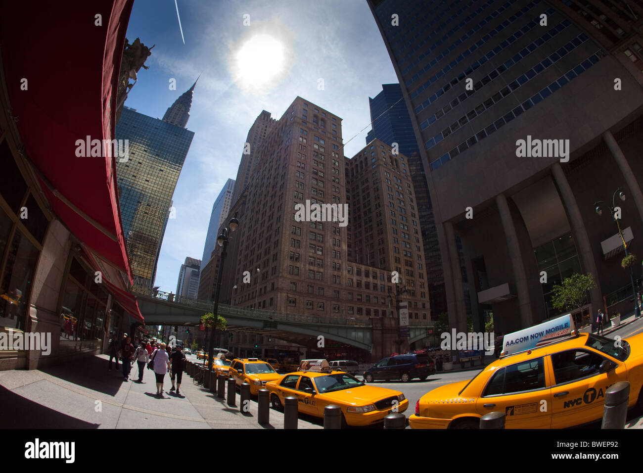 Park Avenue, Empire State in background. Foto Stock