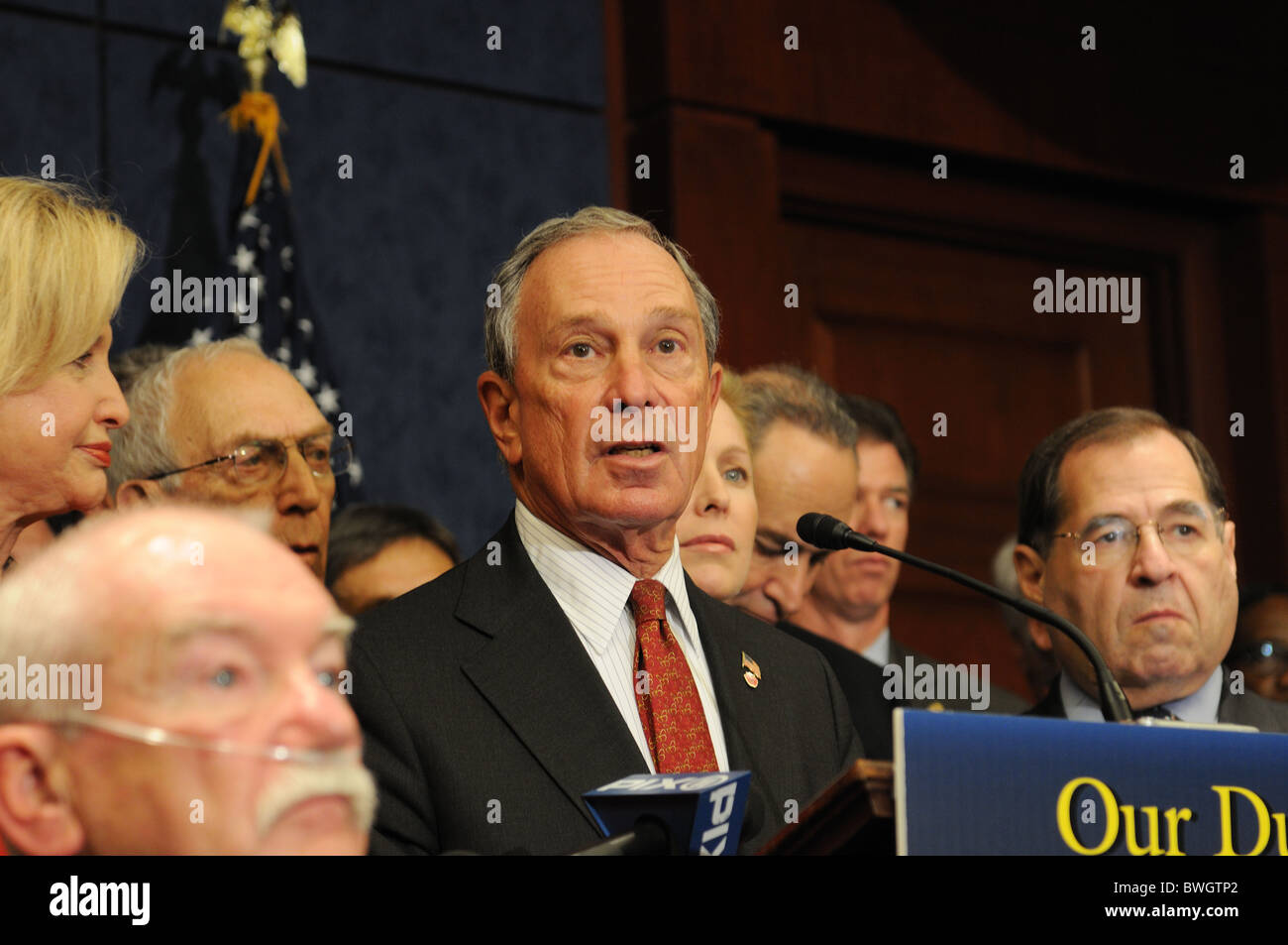 New York City Mayor Michael Bloomberg nel corso di una conferenza stampa a Washington, D.C. a sostegno dell'Zadroga 9/11 Health bill. Foto Stock
