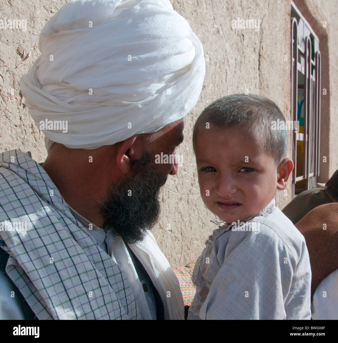 Pashtun figlio e padre in Helmand in Afghanistan Foto Stock