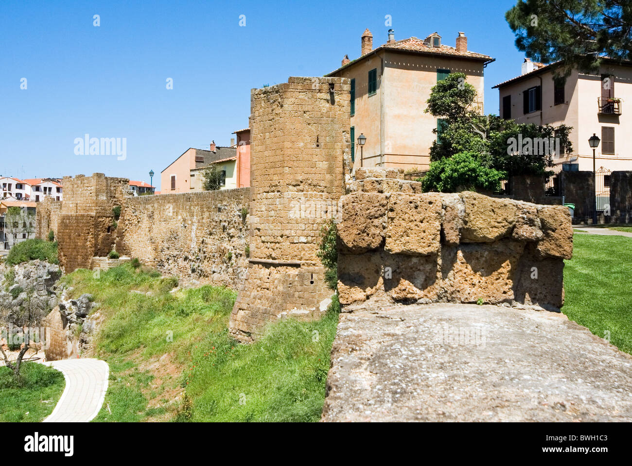 Città bastioni, Tuscania, provincia di Viterbo, Lazio, Italia Foto Stock