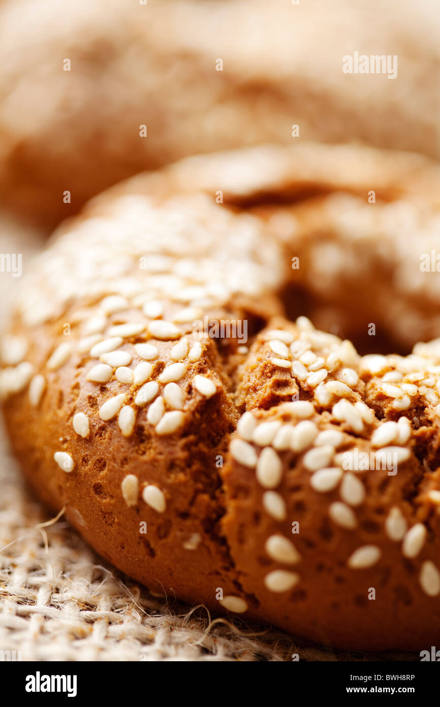 Grano intero bagel closeup Foto Stock