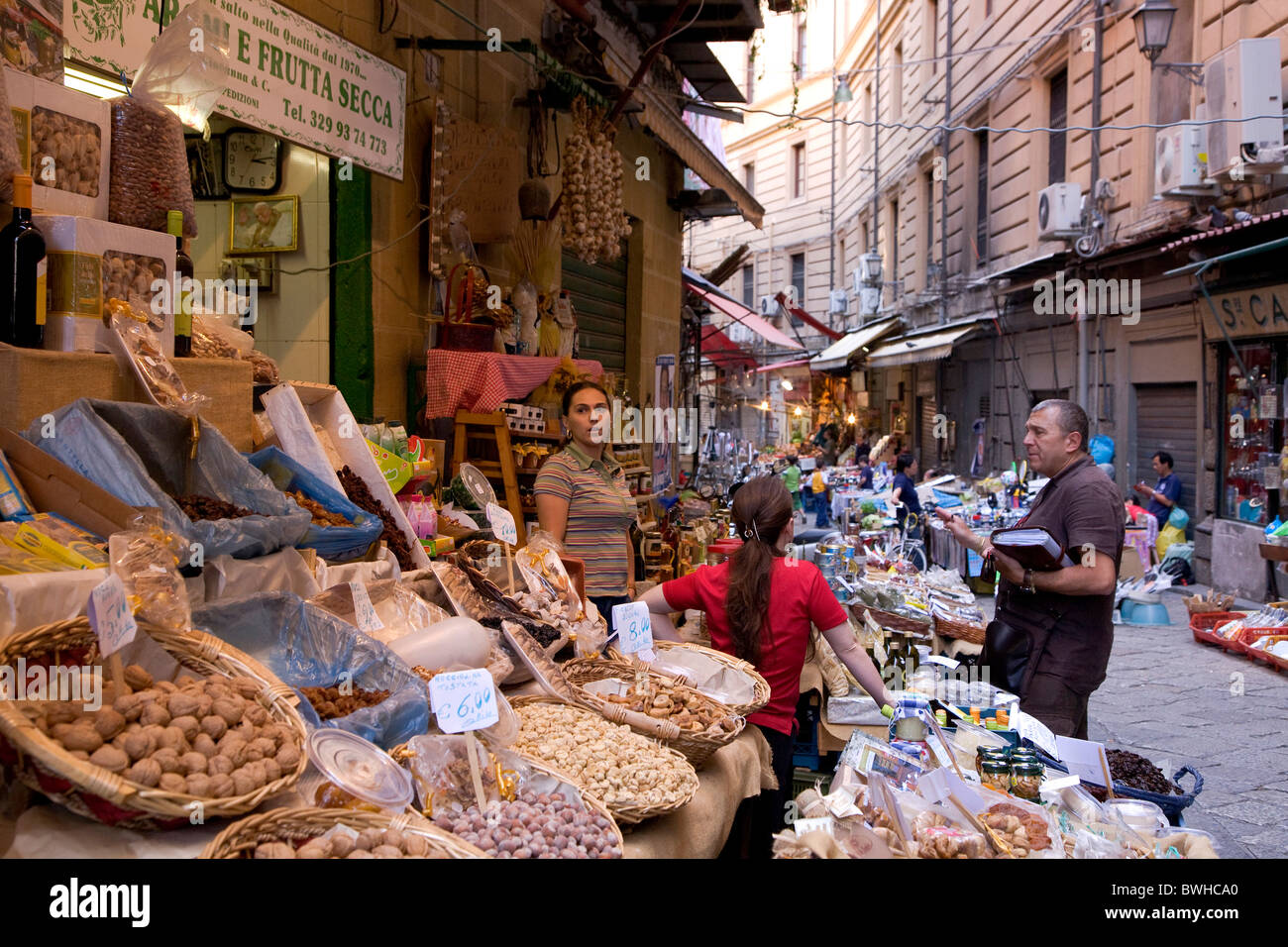 Mercato di Capo, di mercato per i prodotti alimentari e tessili, Palermo, Sicilia, Italia, Europa Foto Stock