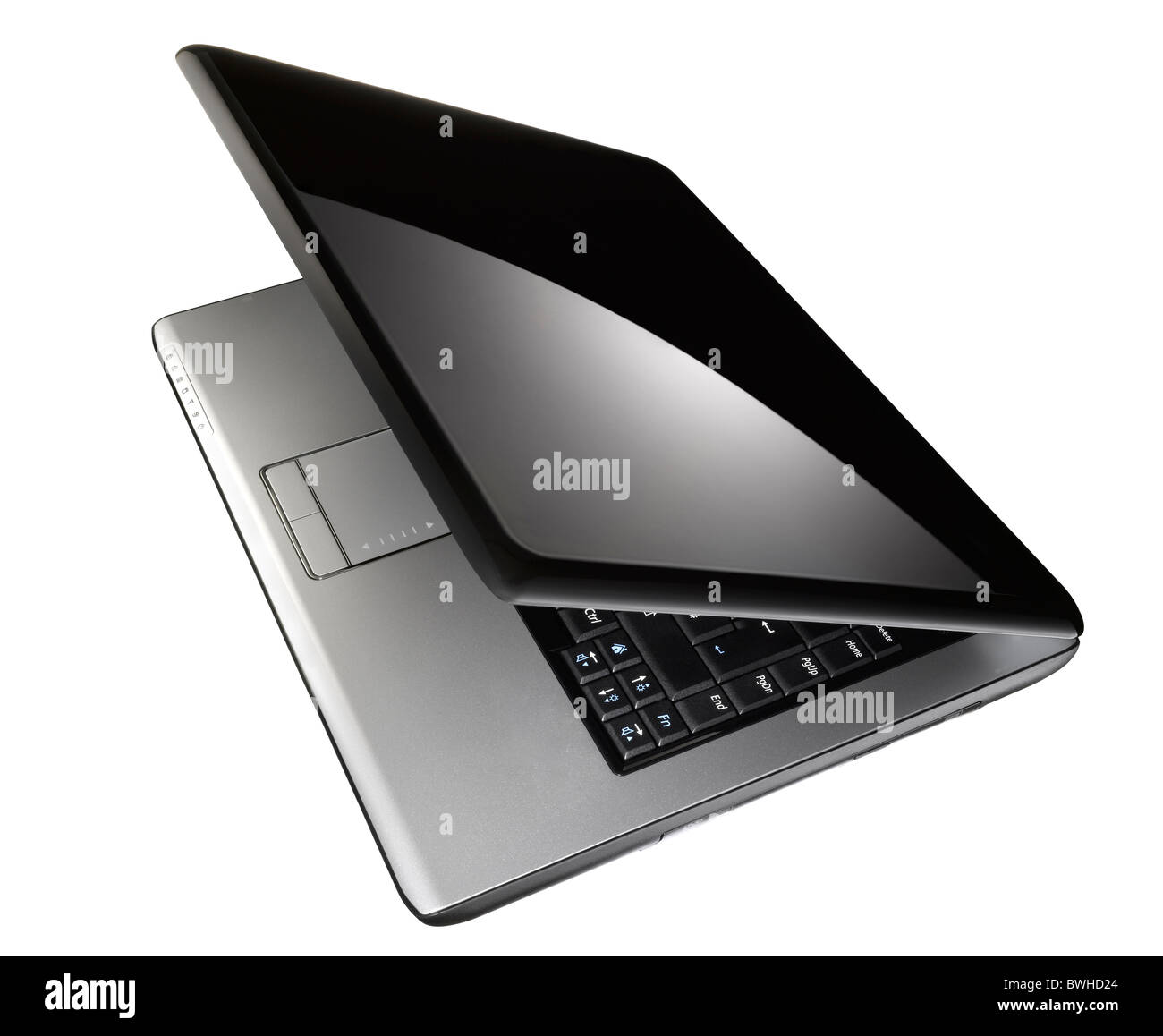 Un parzialmente aperto elegante laptop Foto Stock