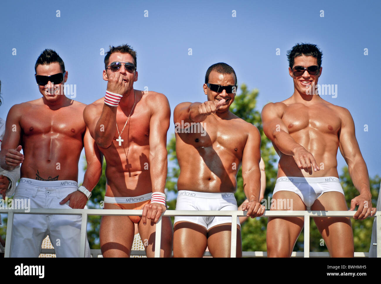 Madrid il Gay Pride attrae folle di record provenienti da tutta Europa. Spagna Foto Stock