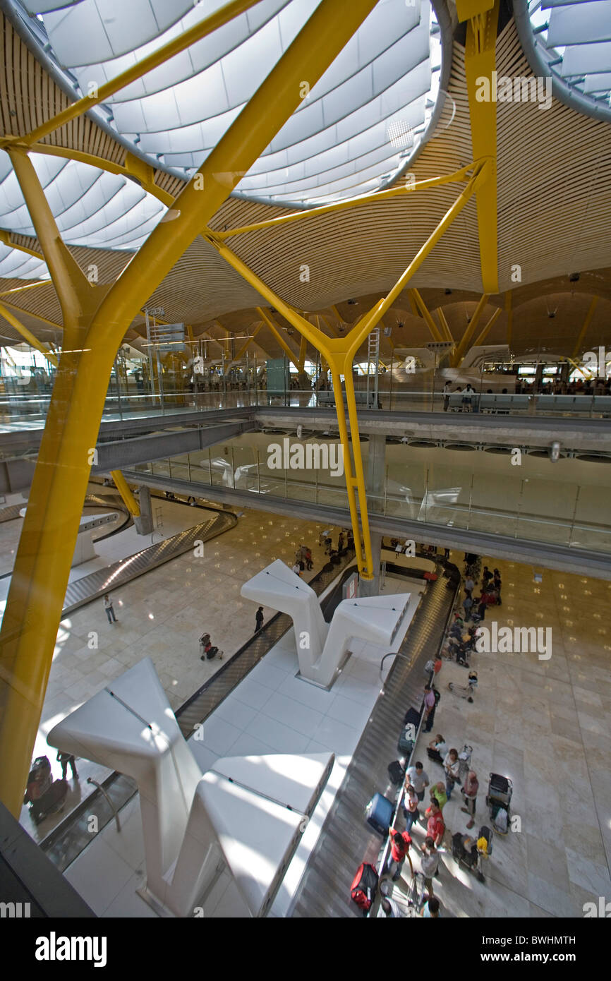 Spagna europa aeroporto Madrid Barajas Airport Terminal 4 formatrice architettura Foto Stock