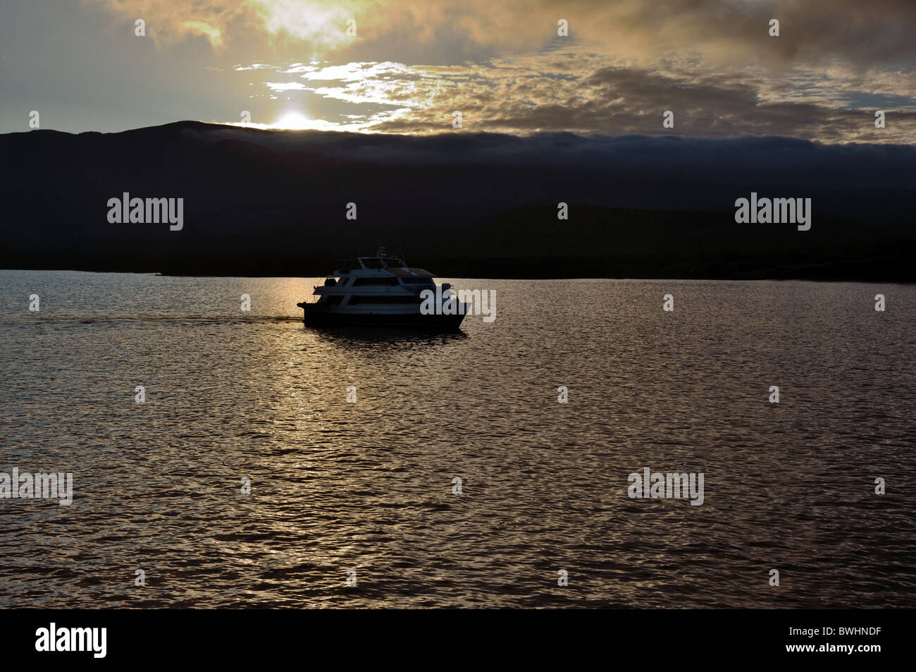 Alba a Puerto Egas, isola di Santiago, Galapagos Foto Stock