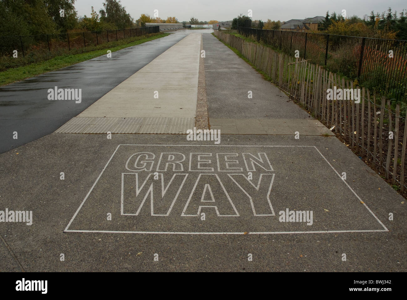 La strada verde percorso ciclabile , London Borough of newham Foto Stock