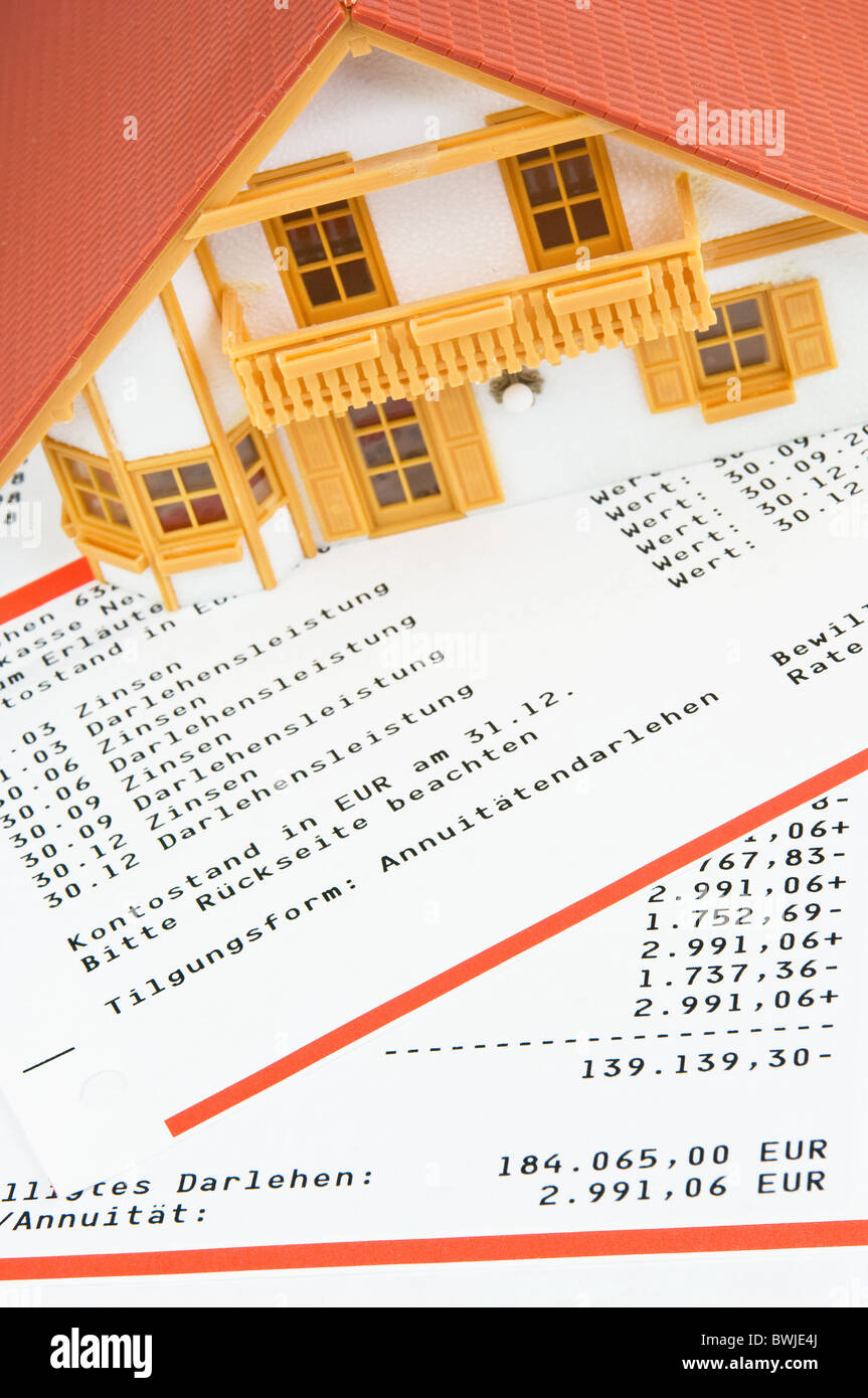 Modello di casa su prestiti estratto conto Foto Stock