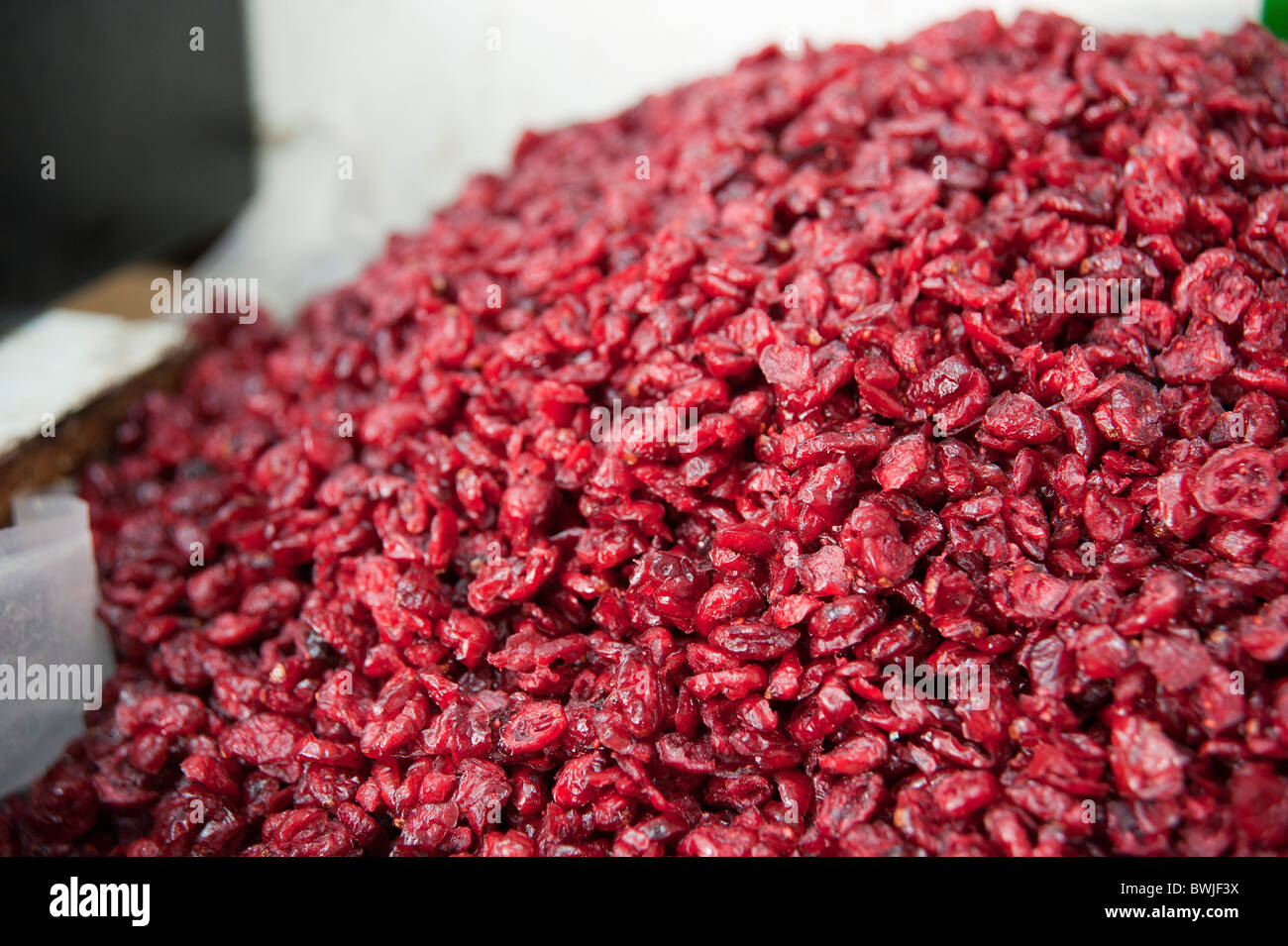 Un mucchio di essiccati conservati mirtilli (Vaccinium Oxycoccos) AKA craisins Foto Stock