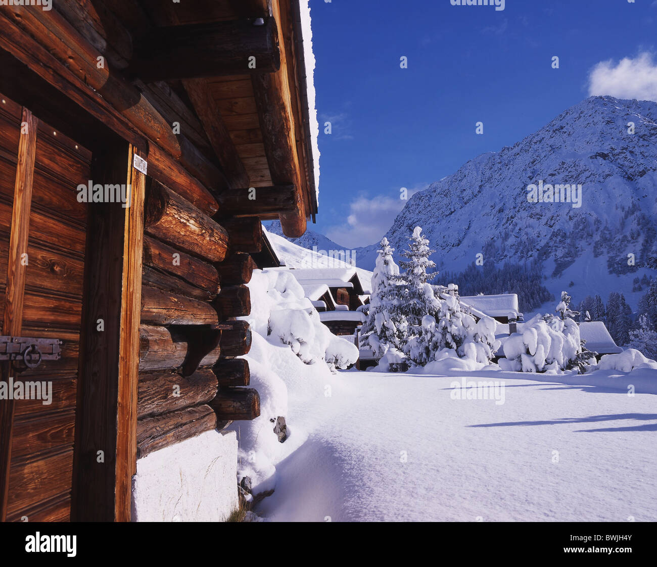 Schanfigg Sapun village hut Timber house log cabin snow snowbound coperto di neve fresca neve nevicata legno f Foto Stock