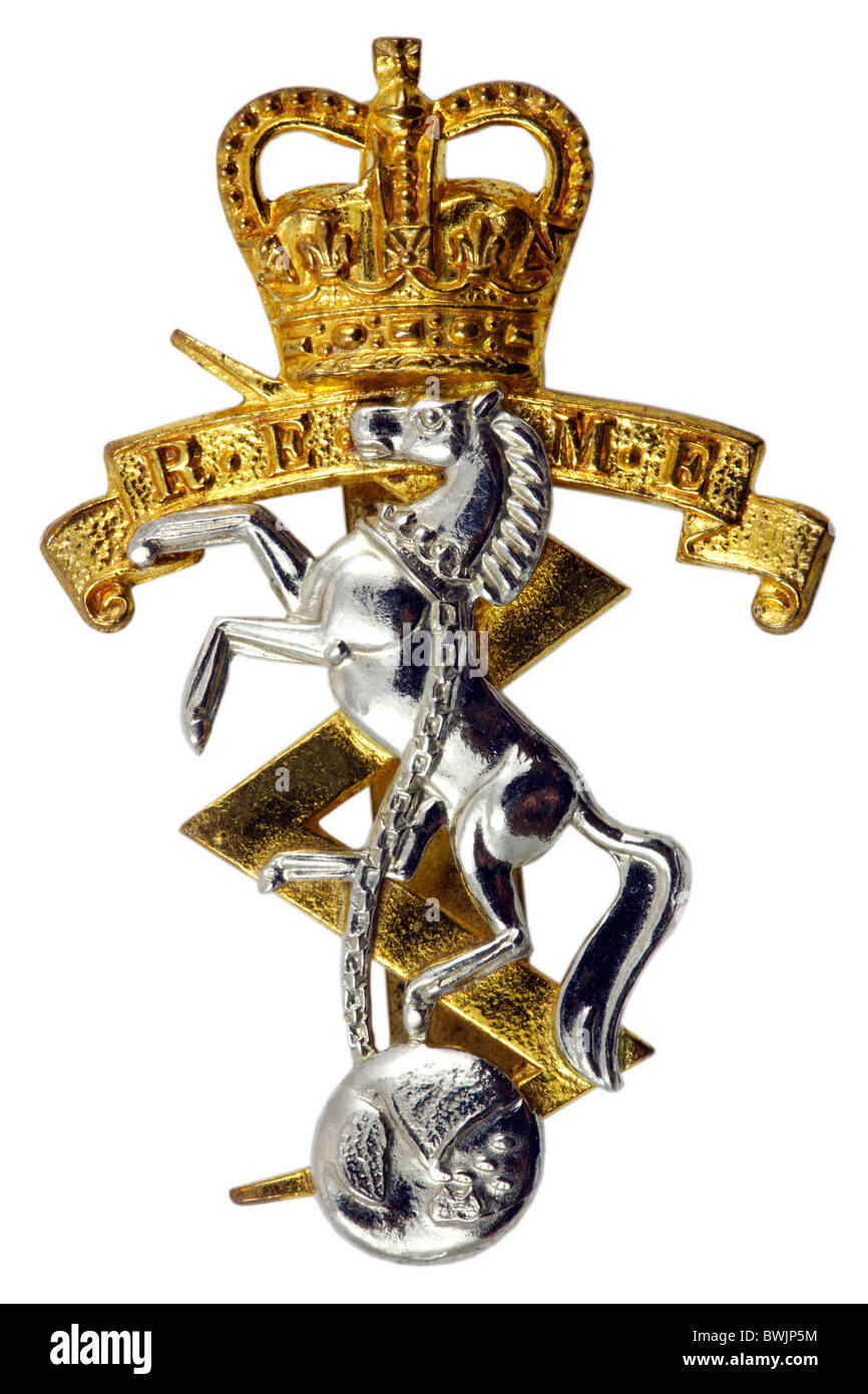 Esercito britannico R.E.M.E Royal elettrici ed ingegneri meccanici Cap badge close up Foto Stock