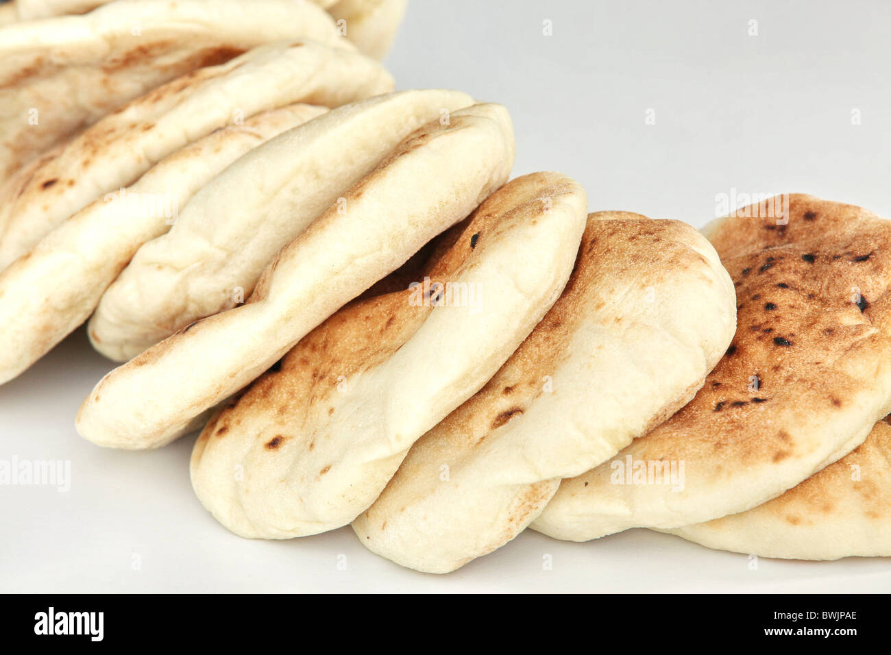 Pane appena sfornato artigianale di pane pita Foto Stock