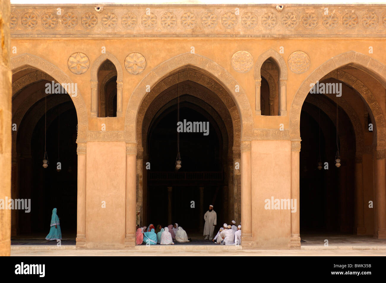 Ibn Touloun moschea al di fuori dell Islam architettura di persona Il Cairo Egitto Nord Africa Foto Stock