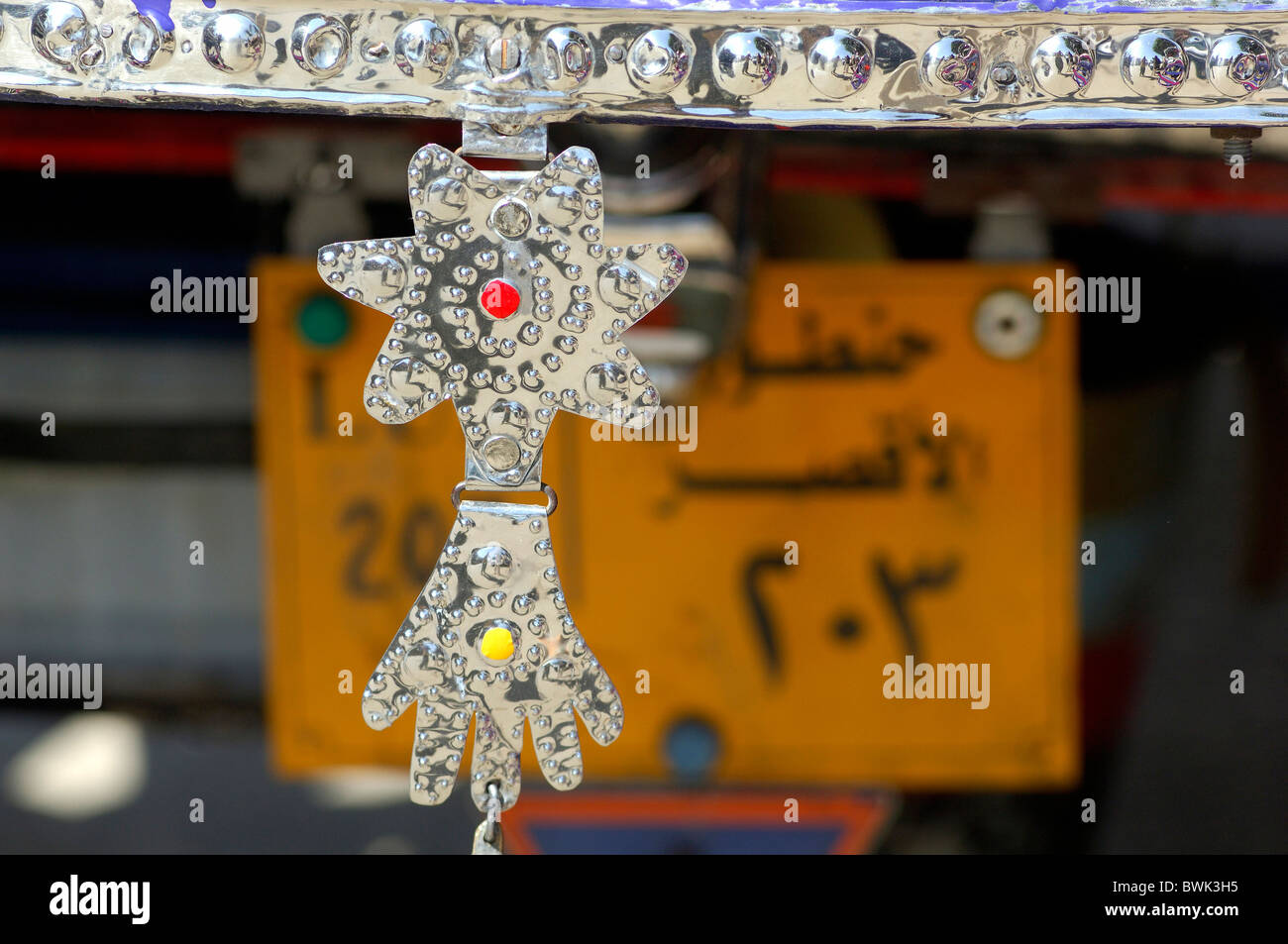 Mano di Fatima gioielli simbolo Talismann Oriente Islam Luxor Egitto Nord Africa Foto Stock