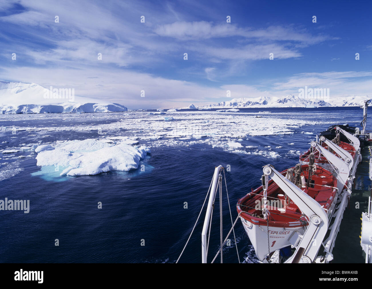 Antartico antartico Oceano Antartico crociera canale Neumayer penisola antartica le imbarcazioni di salvataggio nave nave da crociera ic Foto Stock
