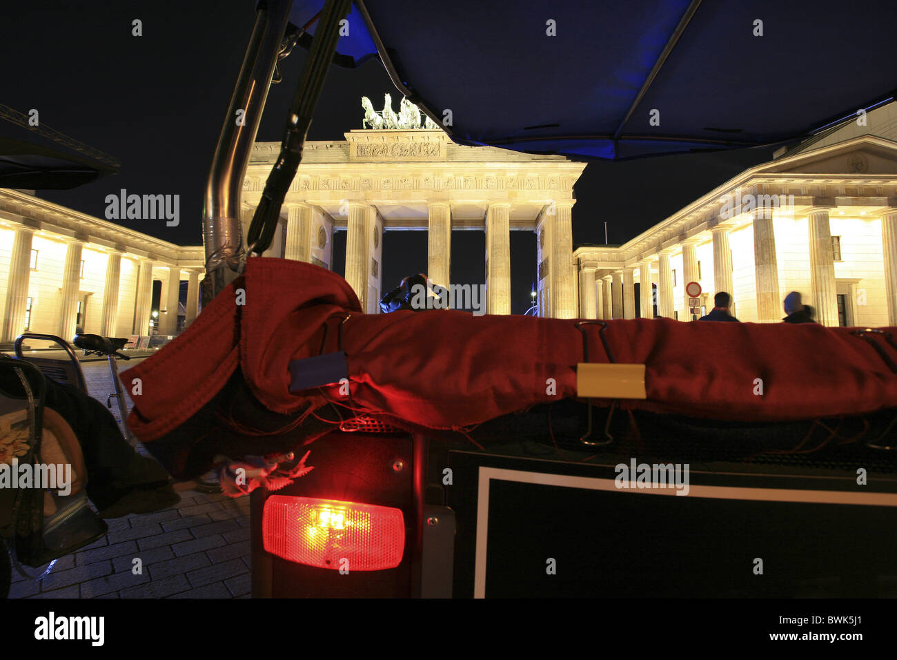 La Porta di Brandeburgo di notte, Berlin Mitte, Berlin, Germania Foto Stock