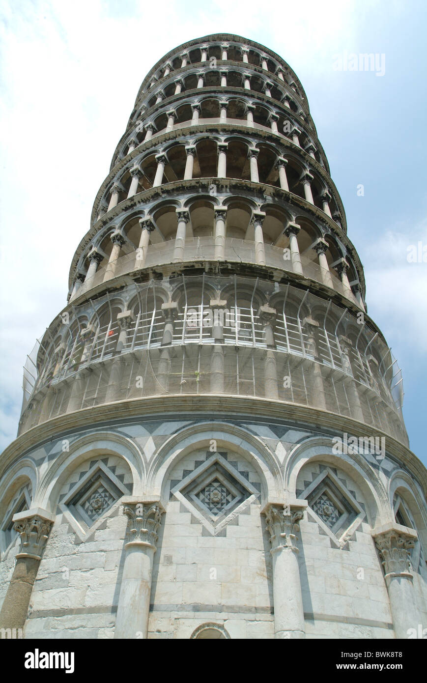 Italia Europa Toscana Toscana Pisa la torre pendente inclinata cielo panoramica Foto Stock