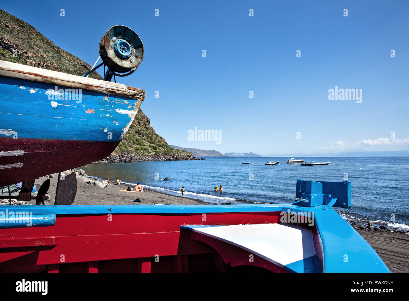 Barche, Rinella, Isola di Salina, isole Eolie, in Sicilia, Italia Foto Stock