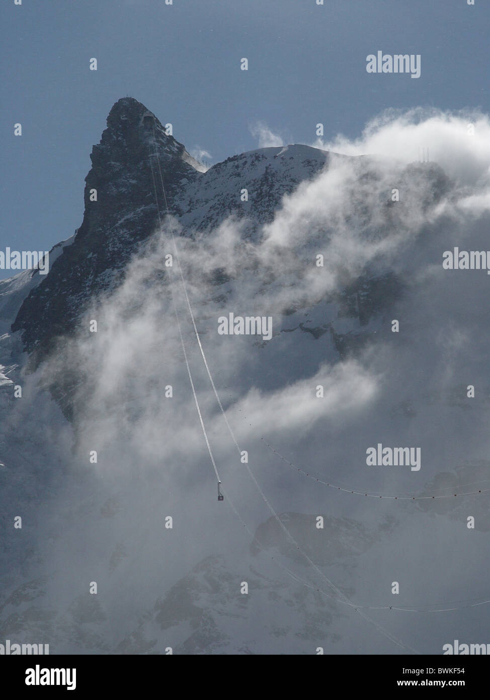 Il cavo dell'antenna al trasporto ferroviario cavo Kleinmatterhorn ferrovia Matterhorn Svizzera Europa canton Vallese mount Foto Stock