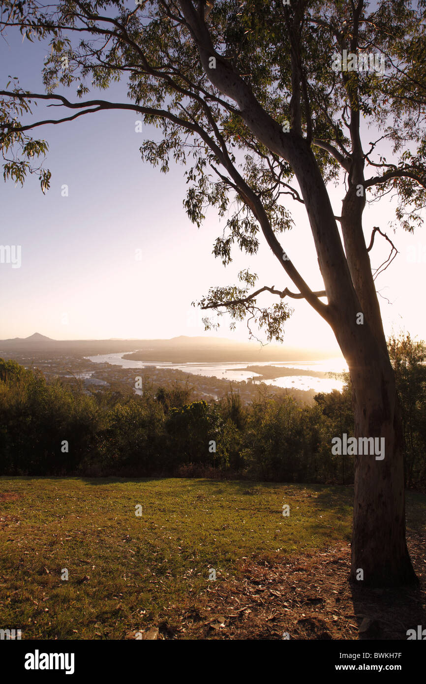 Australia, Queensland, Sunshine Coast, teste di Noosa, Noosa Lookout vista al tramonto Foto Stock