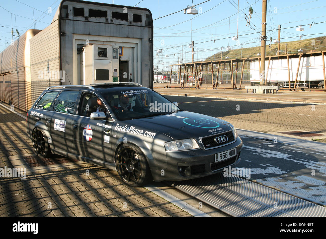 Audi imbarco treno Eurotunnel in Folkestone Foto Stock