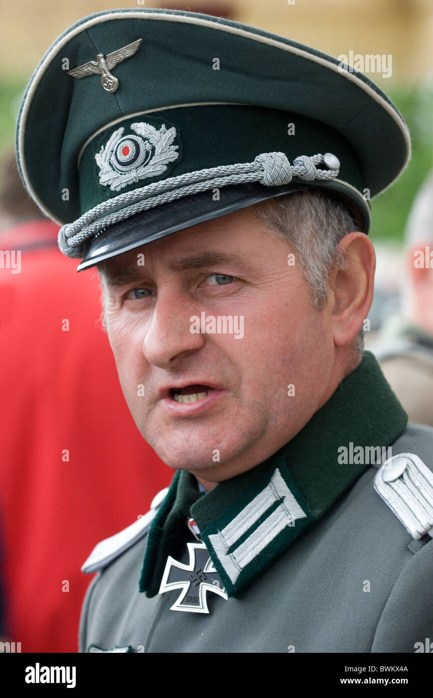 Rievocazione storica della seconda guerra mondiale , l' uomo in tedesco ufficiale nazista uniforme Ramsbottom REGNO UNITO Foto Stock