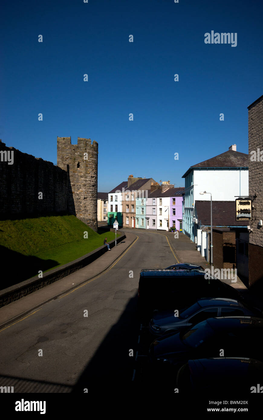 Caernarfon Gwynd Wales UK Cei Banc Castle Foto Stock
