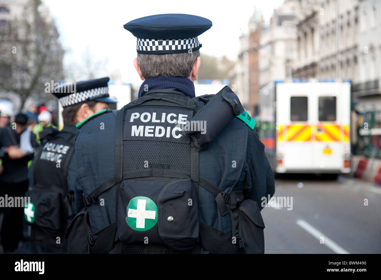 La polizia Medic sulle strade di Londra la dimostrazione. Foto:Jeff Gilbert Foto Stock