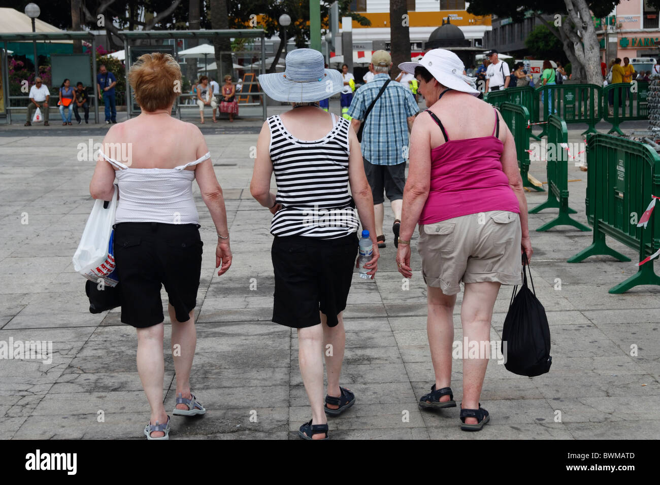 Tre donne inglesi in vacanza in Spagna Foto Stock