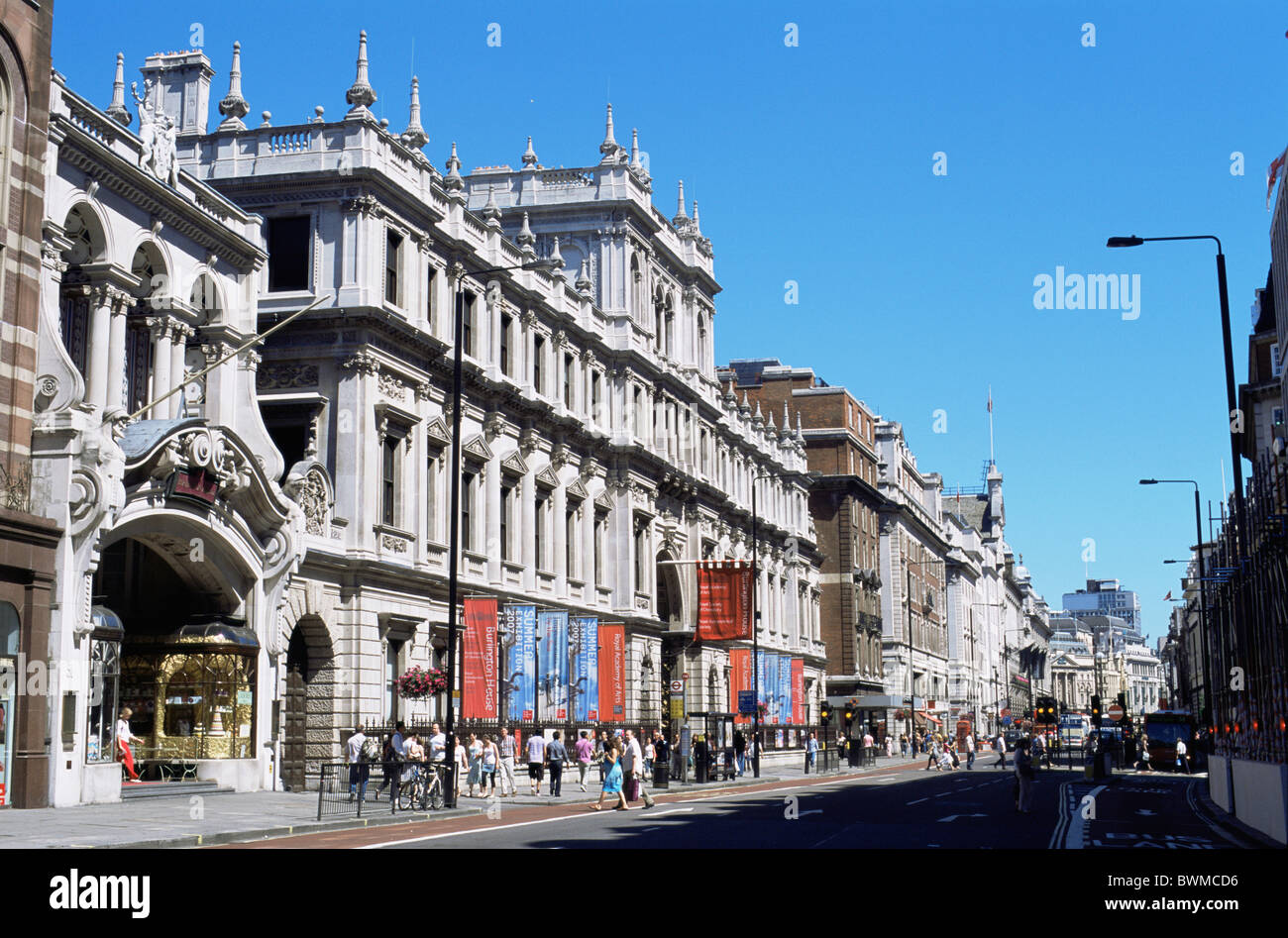 Regno Unito Inghilterra Europa londra Piccadilly negozi di shopping Street scene Regno Unito Gran Bretagna Europa persone Foto Stock
