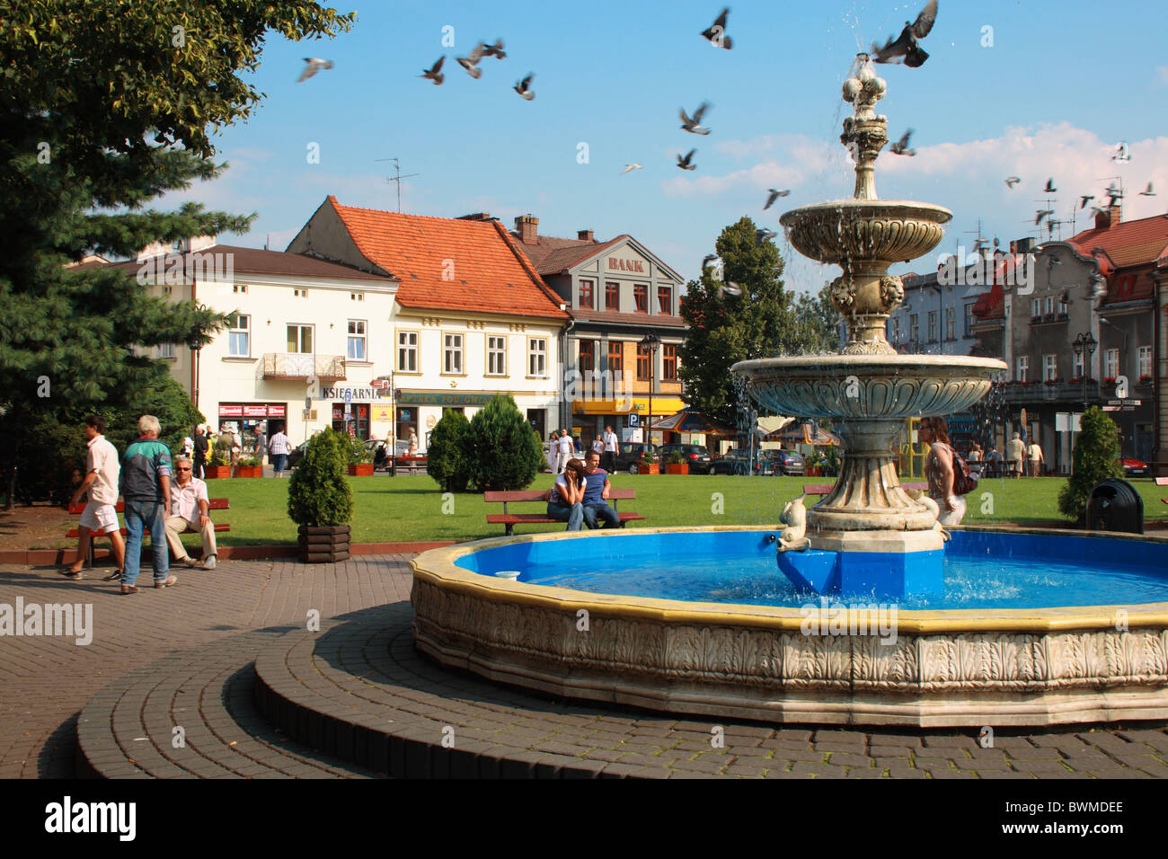 Wadowice - la piazza principale con la fontana, Polonia Foto Stock