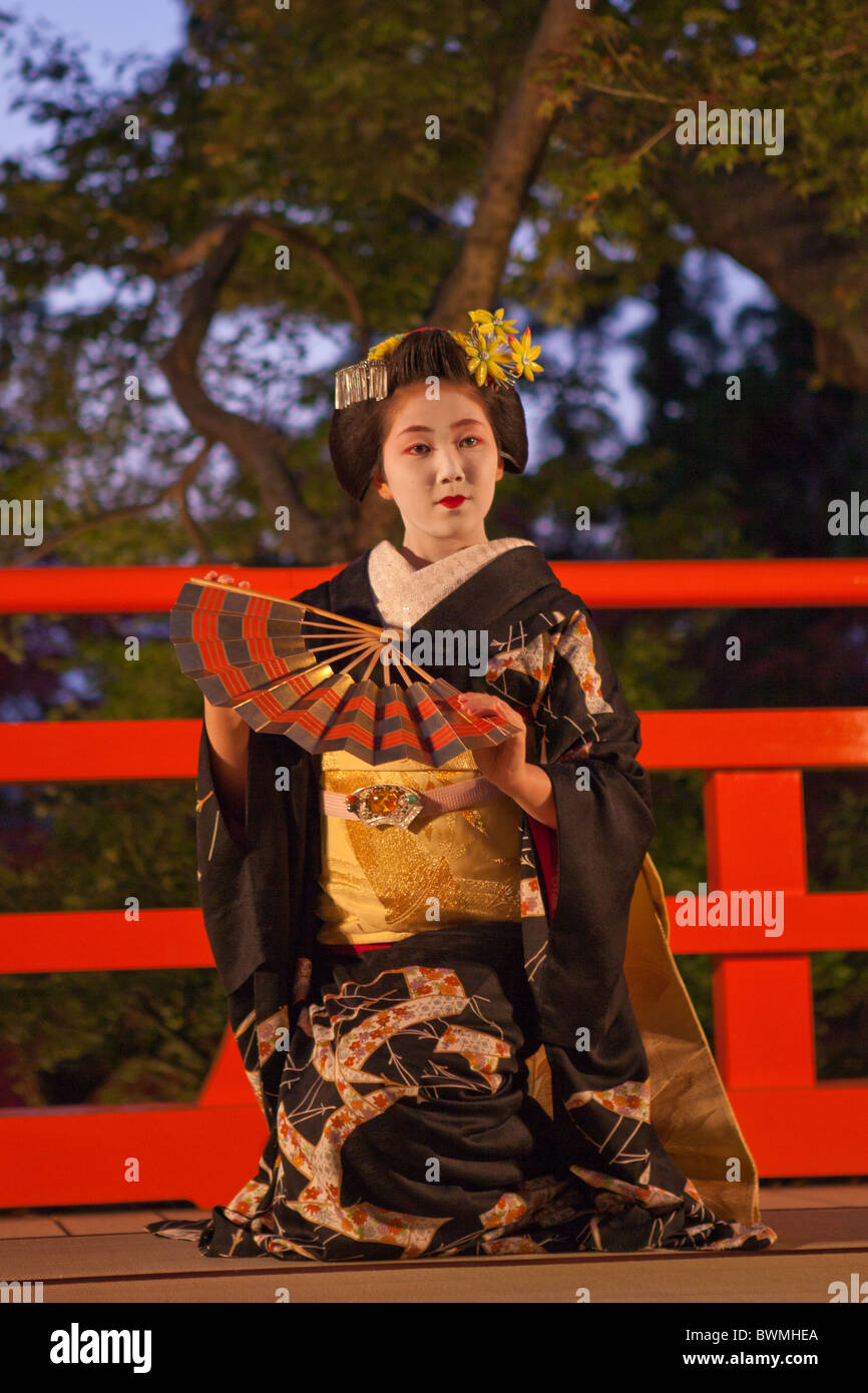 Apprendista geisha sono chiamati maiko, significato, letteralmente 'danza bambino' Foto Stock